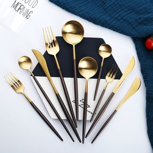 Juego de cubiertos de acero inoxidable premium con mango de madera, colección de vajilla de lujo para uso en el hogar, hoteles y restaurantes. - Product Image 6