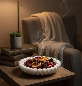 Bol en marbre cannelé avec bord sculpté, design contemporain, fait main, poli pour une finition lisse et brillante, pour salon - Product Image 2