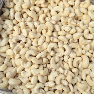 Fournisseur de confiance au Vietnam : Noix de cajou vietnamiennes, amandes de cajou en vrac à prix abordable, Kaju SANTIGO Caju - Product Image 1