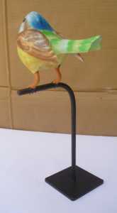 Oiseau en fer peint sur support - Product Image 3