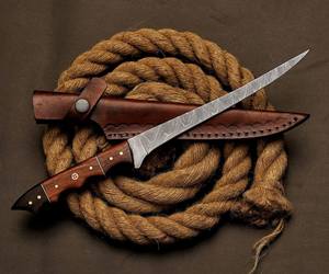 Couteau à filet en acier Damas fait main avec manche en bois de rose, étui en cuir, lame extra-affûtée haute dureté, sur mesure pour la pêche - Product Image 1