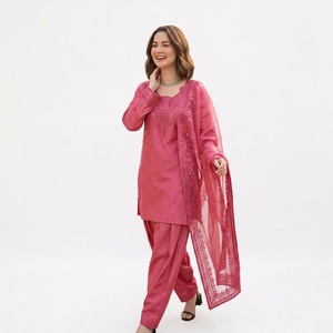 Costume Salwar traditionnel vert pour femmes, longueur cheville, avec dupatta brodée, coupe régulière, style Inde Pakistan, en coton, pour usage quotidien - Product Image 6