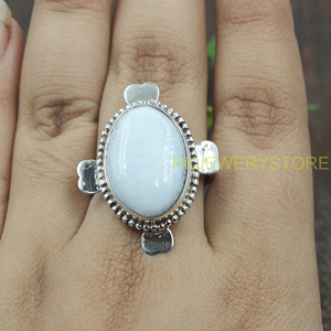 Anillo de ópalo azul natural hecho a mano en plata de ley 925 con cabujón ovalado, joya llamativa con piedra preciosa, diseño único para mujer, regalo unisex. - Product Image 2