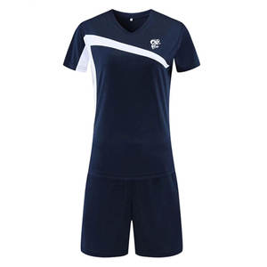 Camiseta y pantalones cortos de voleibol de alta calidad diseñados para proporcionar un estiramiento y una flexibilidad superiores para movimientos rápidos - Product Image 1