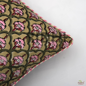 Funda de Almohada Decorativa Ridhi Hecha a Mano con Estampado Floral Verde y Rosa, 100% Algodón, con Ribete Estampado, Reutilizable para Dormitorio, Sofá, Habitación de Invitados - Product Image 6