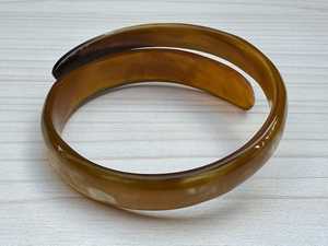 MN EXPORTS Bracelet jonc pour femme chrétienne en corne de vache véritable, artisanal de luxe, design animal moderne, bijou en corne naturelle, cadeau - Product Image 1