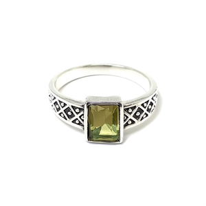 <b>Peridot</b> Fine <b>Ring</b> 3.9 Grams Weight - Product Image 2