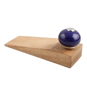 Cintres en bois pour hôtel, finition lisse et polie, avec crochet en métal chromé robuste, vente en gros - Product Image 2