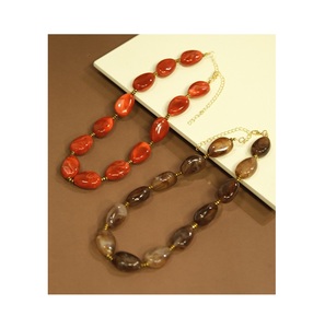 Collar con Colgante de Cuentas de Resina Transparente Hechas a Mano con Flores Reales, Joyería Elegante Inspirada en la Naturaleza para Mujer con la Mejor Calidad - Product Image 2