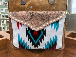 Nouvelle mode couverture de selle cheveux sur cuir véritable femmes sac à dos sac en cuir sculpté à la main Western sacs à dos en cuir usiné à la main - Product Image 3