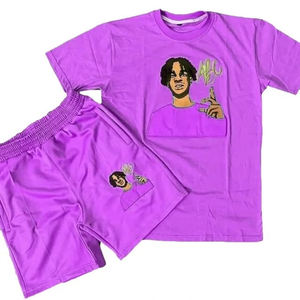 ชุดเซ็ตเสื้อยืดและกางเกงขาสั้นสตรีทแวร์สีม่วงแบบยูนิเซ็กซ์  ลายกราฟิกนูน  ขายส่งแบบ OEM  ผู้ผลิตเสื้อผ้า MOQ ต่ำ - Product Image 1