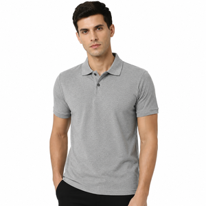 Polo homme tendance avec un design moderne, tissu doux, facile à porter, parfait pour le streetwear et les tenues quotidiennes, élégant et stylé. - Product Image 1