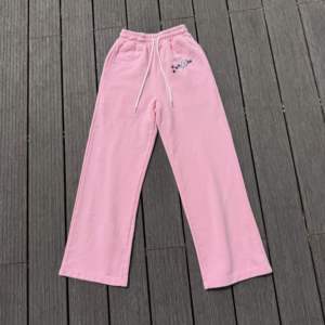 Premium Quality Cropped Hoodie & Trouser <b>Set</b> for Women's Custom Applique <b>Embroidery</b> Branding Two Piece Streetwear Sweat Suit - Product Image 3