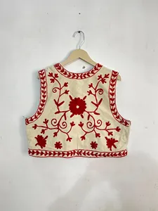 Chaleco de terciopelo color marfil Suzani para mujer, chaleco rojo con bordado floral a mano, estilo bohemio étnico, sin mangas. - Product Image 5