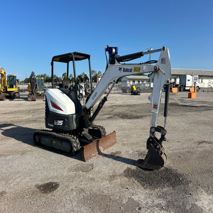 Miniexcavadora Eficiente E35I Modelo 2021 para Jardinería, Servicios Públicos y Desarrollo de Sitios - Product Image 1