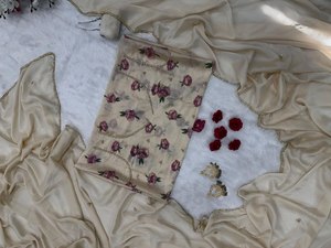 Sari en soie crème Rangoli avec perles et broderies Katdana, chemisier imprimé floral, tenue élégante pour les fêtes, pour femmes. - Product Image 2