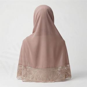 ผ้าคลุมฮิญาบชีฟองลูกไม้ยาวแบบใหม่สำหรับฤดูร้อน ประดับมุก สำหรับผู้หญิง เนื้อผ้านุ่ม ระบายอากาศได้ดี คุณภาพพรีเมียม สวยสง่า มีสไตล์ สีสันปรับแต่งได้ - Product Image 2