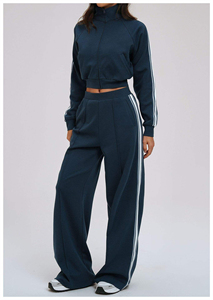 Survêtement pour femmes en velours chaud à capuche, idéal pour la course à pied, le jogging, le sport et les loisirs, disponible en grandes tailles - Product Image 5