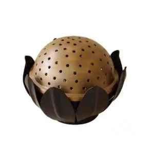 Portavelas de Metal Moderno con Diseño de Flor de Loto, Centro de Mesa Decorativo para Hogar, Bodas y Festivales - Product Image 1