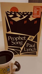 Canto del Profeta di Paul Lynch, libro in brossura bestseller per adulti - Product Image 2