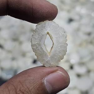 Lot de quartz naturel solaire en gros pour la fabrication de bijoux - Product Image 2