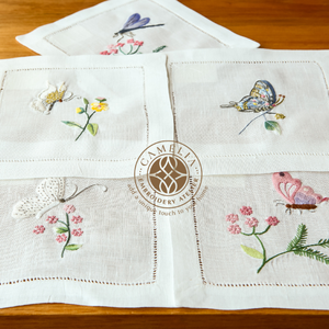 Servilleta de Coctel Hecha a Mano de Lino Natural, Estilo Moderno y Lujoso, Diseño Cuadrado Duradero, Bordado con Flores Silvestres, Libélulas y Mariposas - Product Image 2