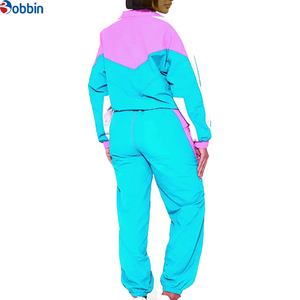 Conjunto Deportivo de 2 Piezas Personalizado Unisex con Capucha, Cortavientos Impermeable, Ropa Deportiva Urbana, Transpirable, Ligero, de Poliéster con Cierre - Product Image 1