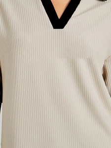 Camiseta Urbana Ligera de Alta Calidad OEM/ODM, Color Sólido, Talla Grande, Hombros Caídos, Logotipo Impreso DTG Personalizado - Product Image 3