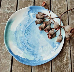 Plato de Servir Redondo de Resina Pura Pulida Hecho a Mano, Moderno, Lujoso, Duradero, para Uso en Restaurantes, Color y Tamaño Personalizables, al Mejor Precio - Product Image 1