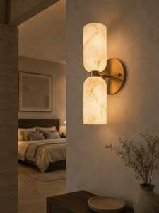 Applique murale moderne en laiton avec design géométrique en marbre, éclairage intérieur minimaliste pour la décoration du salon - Product Image 3