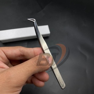 Venta al por mayor de pinzas de pestañas de acero inoxidable con punta puntiaguda embalaje Caja de aislamiento sostenible con etiqueta privada - Product Image 3