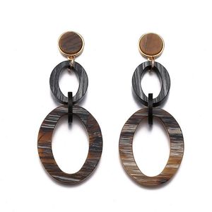 Boucles d'oreilles en corne de buffle pour femmes, accessoires de mode en cristal durables faits à la main - Product Image 6