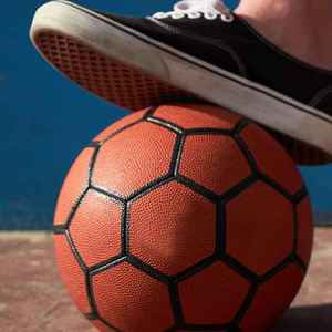 Ballon de football en cuir sur mesure de qualité supérieure avec vessie en caoutchouc, logo, résistant à l'eau et léger – Vente en gros - Product Image 5