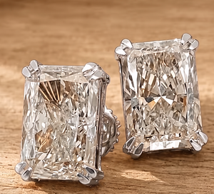 Boucles d'oreilles clous de mariage en or massif 10K 14K 18K avec diamant de laboratoire taille radiant fin, couleur DEF, clarté VS VVS, certifié IGI, et moissanite - Product Image 3