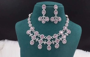 Ensemble de bijoux de luxe AD pour femmes, collier au design traditionnel et moderne - Product Image 3