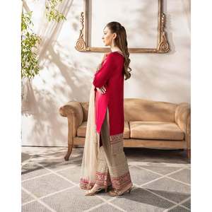 Ensemble de tenue de soirée en mousseline avec broderie et travail de sequins - Product Image 1