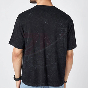 เสื้อยืดพิมพ์ลายกราฟฟิตีสีดำผ้าฝ้าย 100% สำหรับผู้ชายขายดีที่สุด เสื้อยืดโอเวอร์ไซส์สไตล์สตรีทแวร์ พิมพ์ลายกราฟิก โลโก้แบบกำหนดเอง เสื้อผ้าลำลอง - Product Image 3