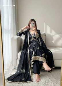 Conjunto de Vestido y Pantalón Aliya-Cut de Seda Chinon Pura de la Mejor Calidad para Fiestas, con Bordado Pesado y Lentejuelas, Suministro al por Mayor - Product Image 2