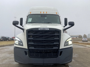 รถบรรทุกหนักสำหรับงานหนัก 6x4 รถหัวลาก 505 แรงม้า หลังคาสูง พร้อมห้องนอน ระยะทางวิ่ง 419,115 ไมล์ - Product Image 6