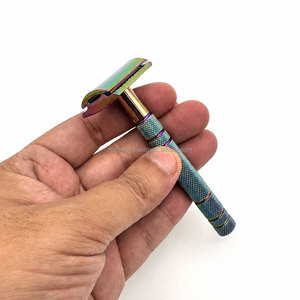 มีดโกนหนวดแบบเปียกสำหรับผู้ชาย Rainbow Multi Titanium รุ่น Heavy Duty ใบมีดเปลี่ยนได้ ผลิตจากสแตนเลสสตีล ใบมีดสองคม - Product Image 2