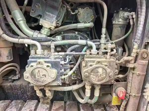 เครื่องปูยางมะตอยแบบตีนตะขาบขนาดกลาง Sany 45C8 ปี <span class=keywords><strong>2022</strong></span> สภาพเดิม ขนาด 4.5 เมตร ใช้เครื่องยนต์ Weichai พร้อมปั๊มประสิทธิภาพสูง - Product Image 6