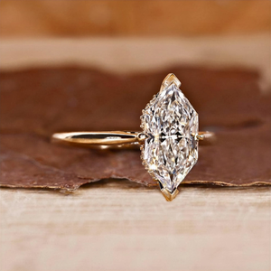Anillo de Compromiso con Diamante Solitario Corte Marquesa, Oro Amarillo de 14K, Anillo de Boda Minimalista y Elegante, Unisex - Product Image 2