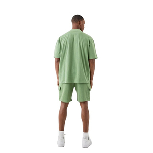 Conjunto de camiseta y pantalones cortos de verano para hombre, de talla grande, de alta calidad, con hombros caídos, estilo formal, con logo personalizado. - Product Image 4