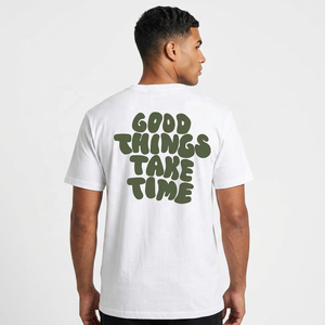 T-shirt en coton blanc pour homme imprimé « Good Things Take Time », coupe classique, col rond, manches courtes, style jersey décontracté - Product Image 2