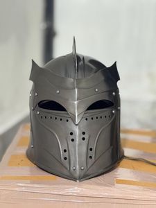 Casque médiéval Chevalier Noir, Armure en acier gothique, Casque de guerrier portable, Cadeau de costume de cosplay - Product Image 2