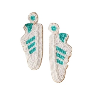 Pendiente bordado de zapatos con cuentas hecho a mano con estilo, hermoso nuevo diseño de lujo, top de moda, lo último de la India - Product Image 1