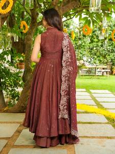 Sharara dupatta ชุดใส่ทำงานปักผ้าไหมกรุบกรอบ - Product Image 5