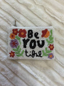 Sac fourre-tout fait main de style classique avec motif de perles de rocaille et motifs de dessins animés, imprimé en typographie, logo personnalisé brodé, promotionnel avec perles - Product Image 2