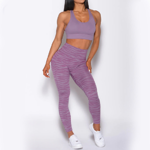 Conjunto de leggings y sujetador deportivo para mujer, morado, liso, transpirable, con espalda cruzada y aberturas, de soporte medio, para yoga y ropa deportiva. - Product Image 3