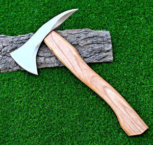 Hache viking multifonction artisanale industrielle en acier haute teneur en carbone, manche en bois de frêne, fourreau en cuir, par Steel Craft International - Product Image 3